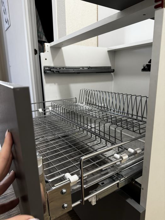 Кухонна тумбочка, з сушкою для посуду