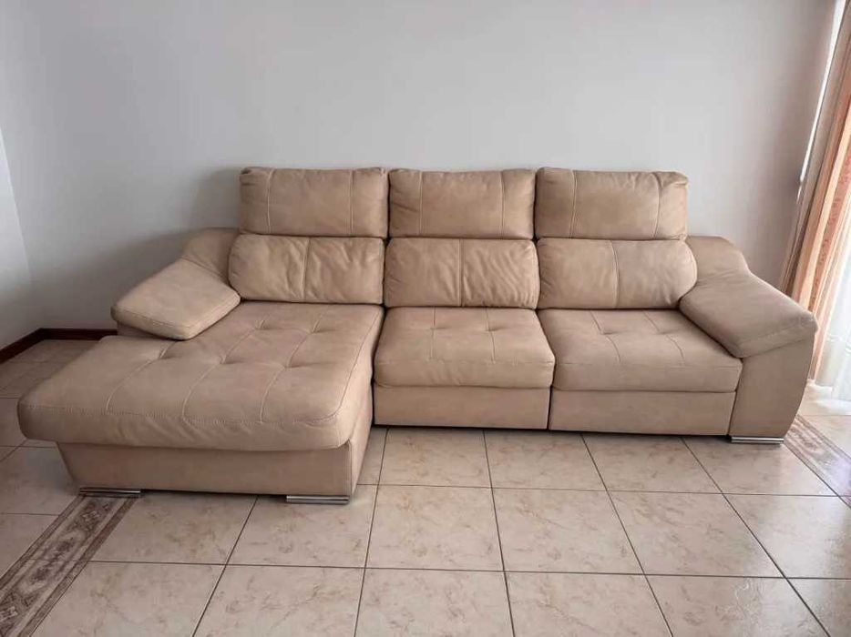 Sofá com chaise longue 290 cm bege com cabeceiras, perfeito estado