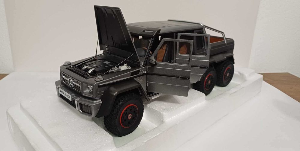 1/18 Mercedes G63 6X6 AMG - AUTOArt  76308