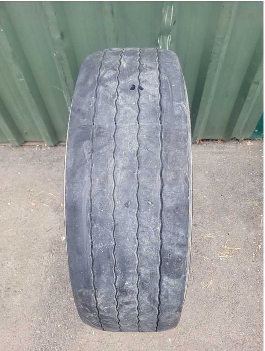 Opona Michelin 285/70 - R 19,5 19.5 Xte 2