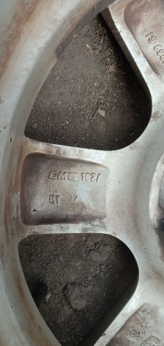 Продам диски с резиной комплект