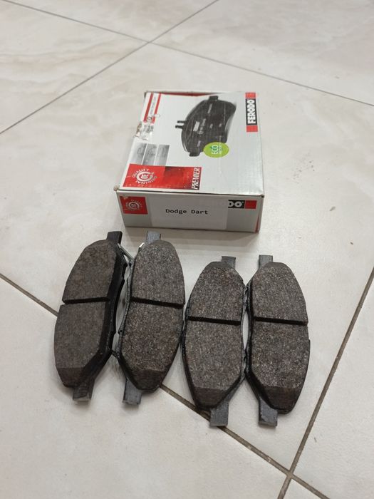 Задні колодки Dodge Dart