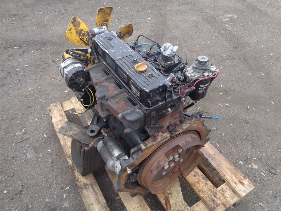 Silnik YANMAR 4TNE92 / 4-cylindrowy diesel do wózek widłowy