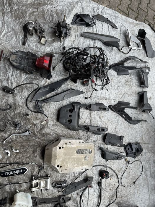 Triumph tiger 1200 czesci 2016 wachacz wydech owiewki