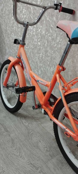 Продам  детский велосипед  Б\У(Для девочки).