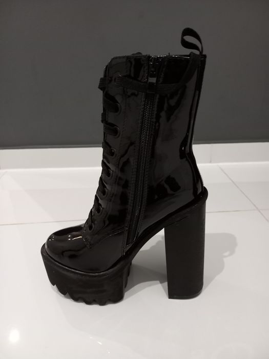 Nowe lakierowane botki r. 36