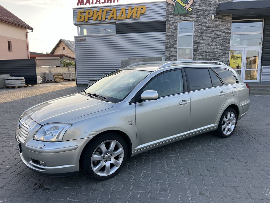 Toyota Avensis T25 2004