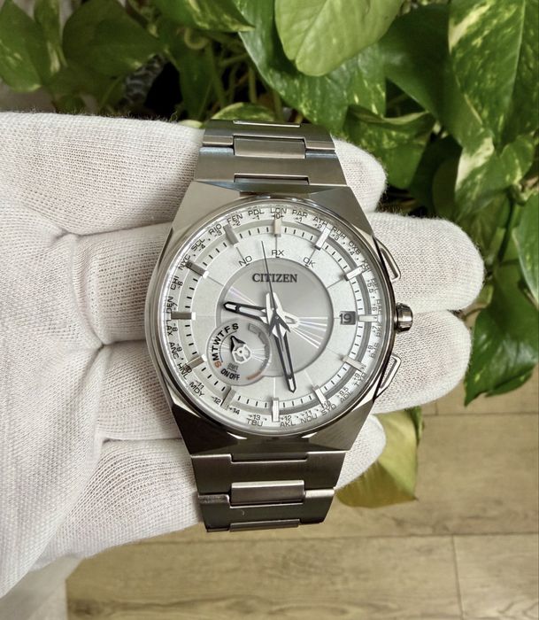 Citizen Satellite Wave F100 Titanium