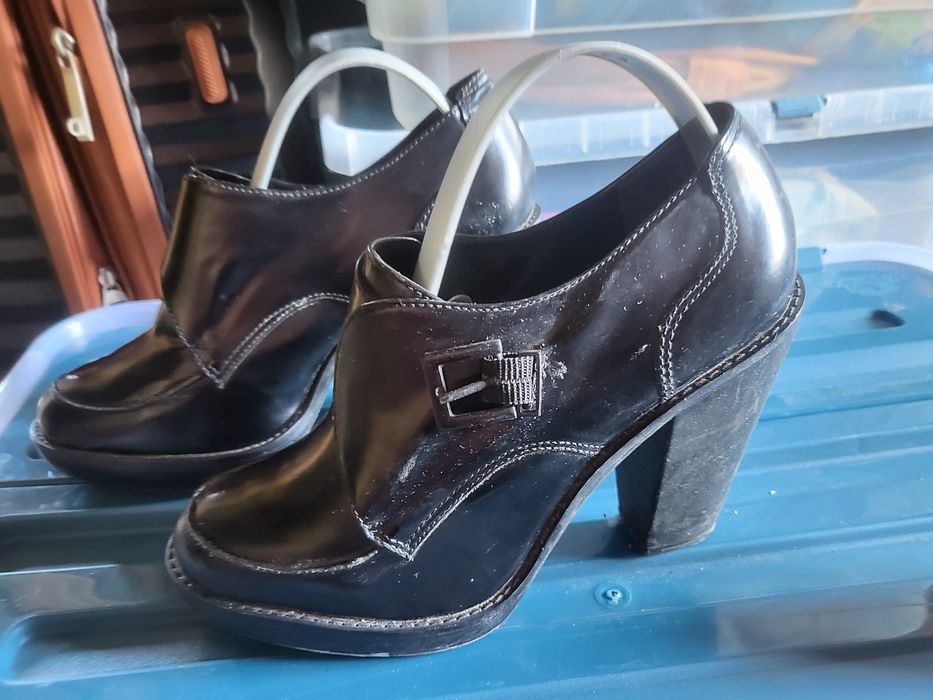 Carvela  na obcasie made in brazil