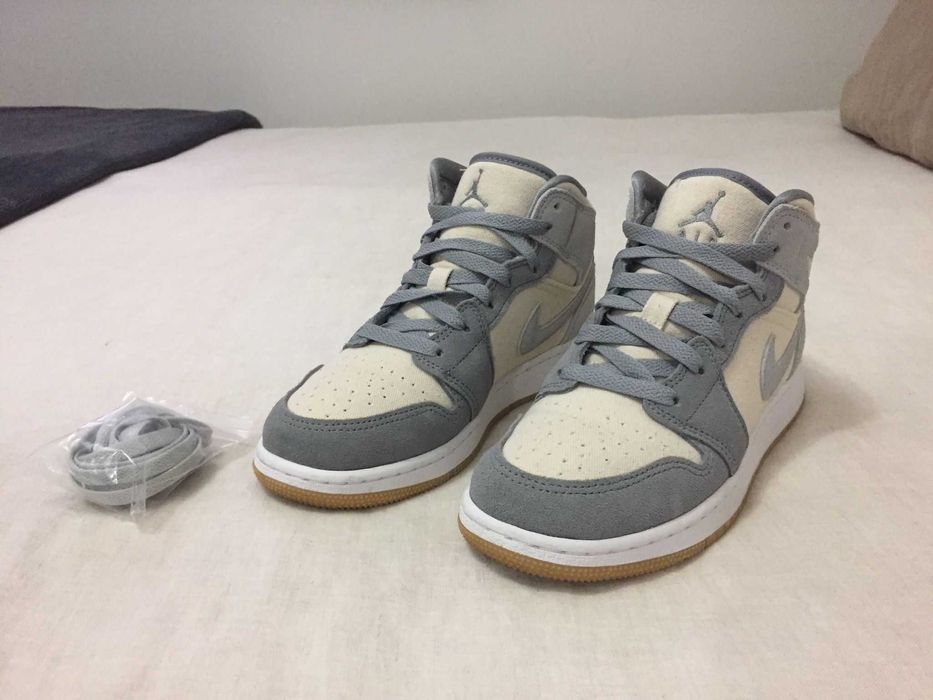 Air Jordan 1 Mid SE Coconut Milk Particle Grey