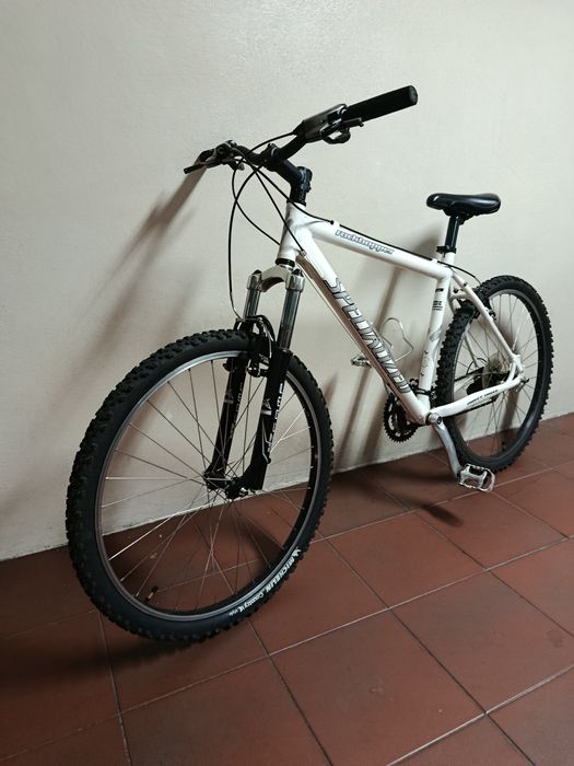 Bicicleta BTT specialized rockhopper
