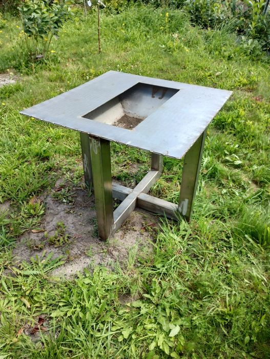 Grill z płytą że stali nierdzewnej