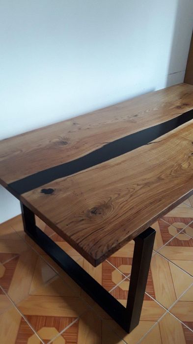 Стіл дубовий з епоксидної смоли