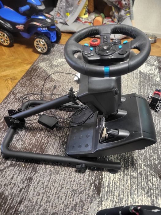 Продам ігровий майже новий Руль, педалі та стійка