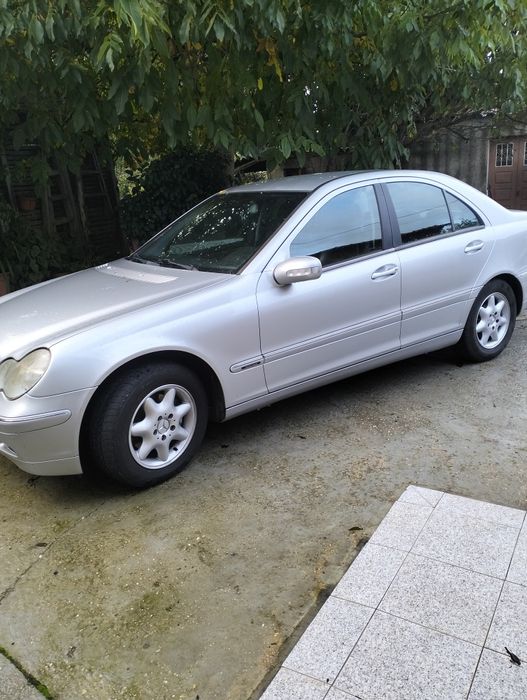 Mercedes C 220 2,2(Diesel)com 143cv