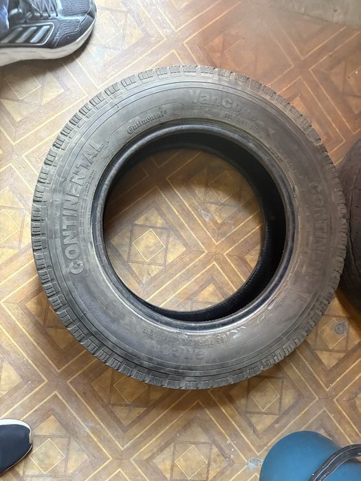 Шина літня CONTINENTAL. 195/70R15C