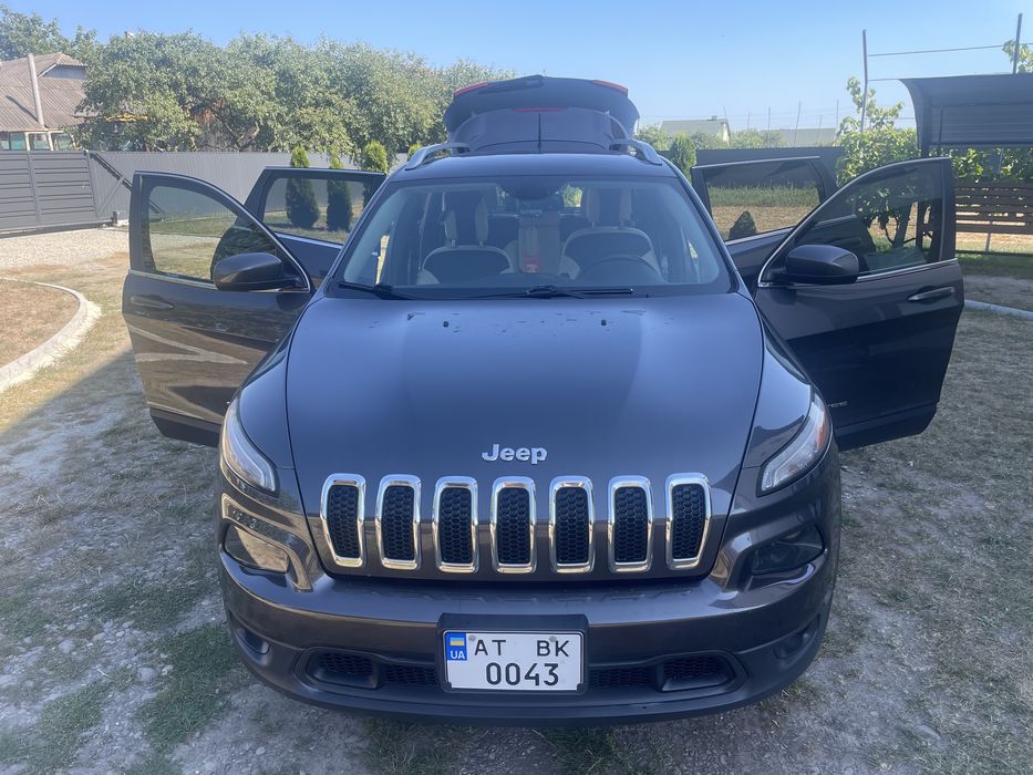 Продам доглянутий Jeep Cherokee Latitude Plus 2016