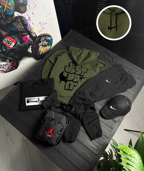 Чоловічий спортивний костюм (комплект)