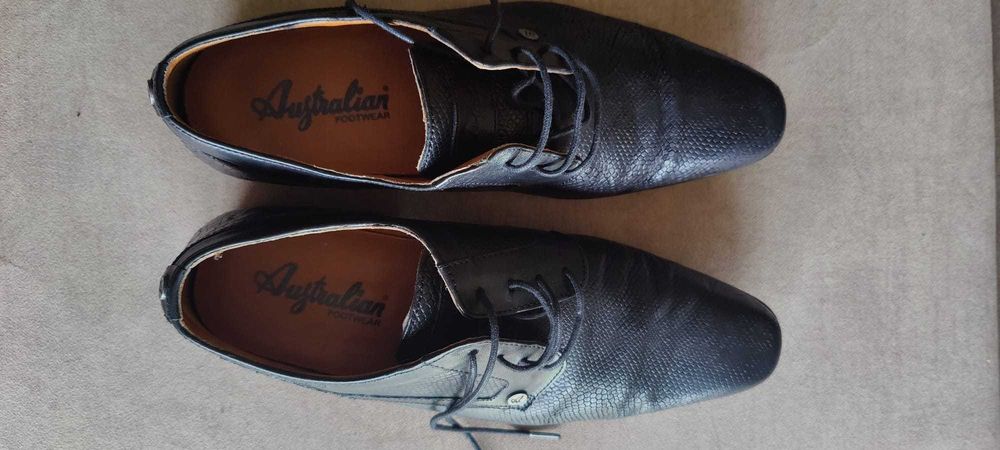 Sapatos Australian tam. 43 em excelente estado, como novos
