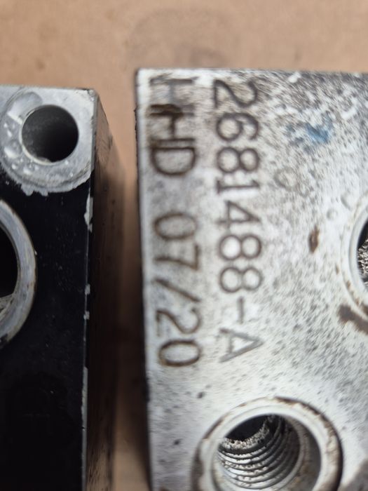 Obudowa Blok Zawor Rozdzielacz 2681488-A Case Stayer New Holland