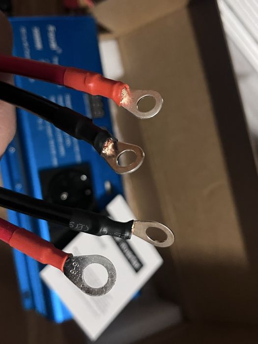 Інвертор 12V 3000W чиста синусоїда з двома розетками 220 та 4 USB