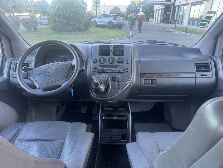 Vende se mercedes benz v230 veiculo impecavel