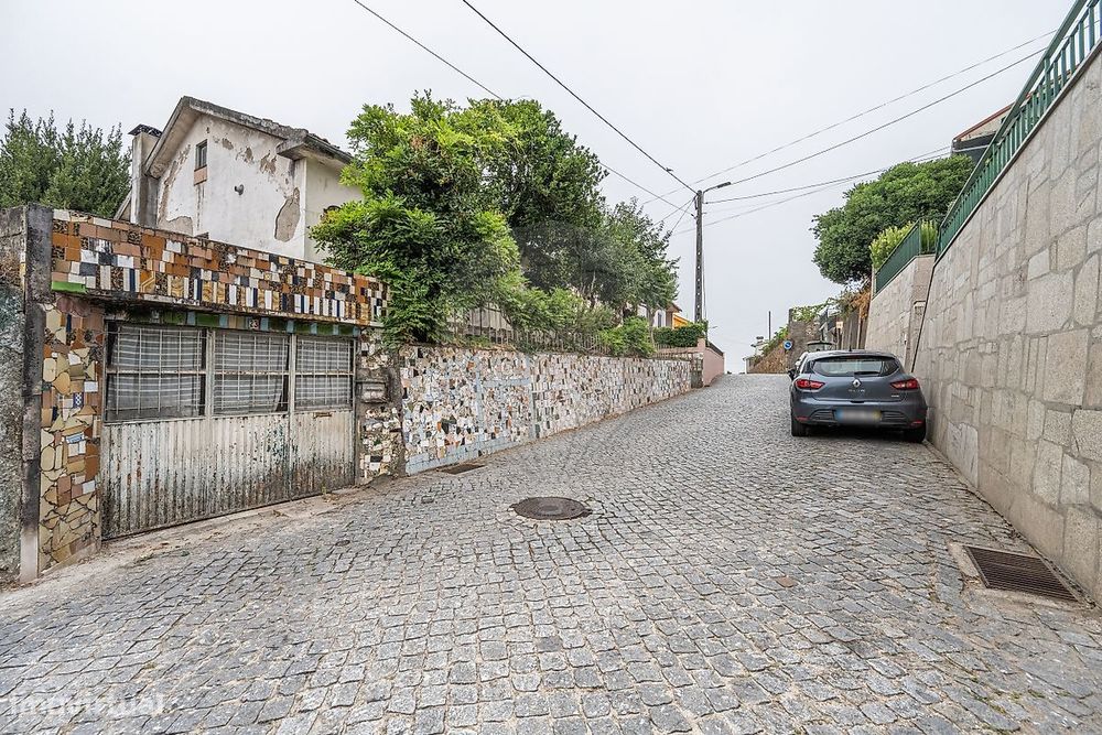 Moradia Individual em Lomar, próximo do centro de Braga!
