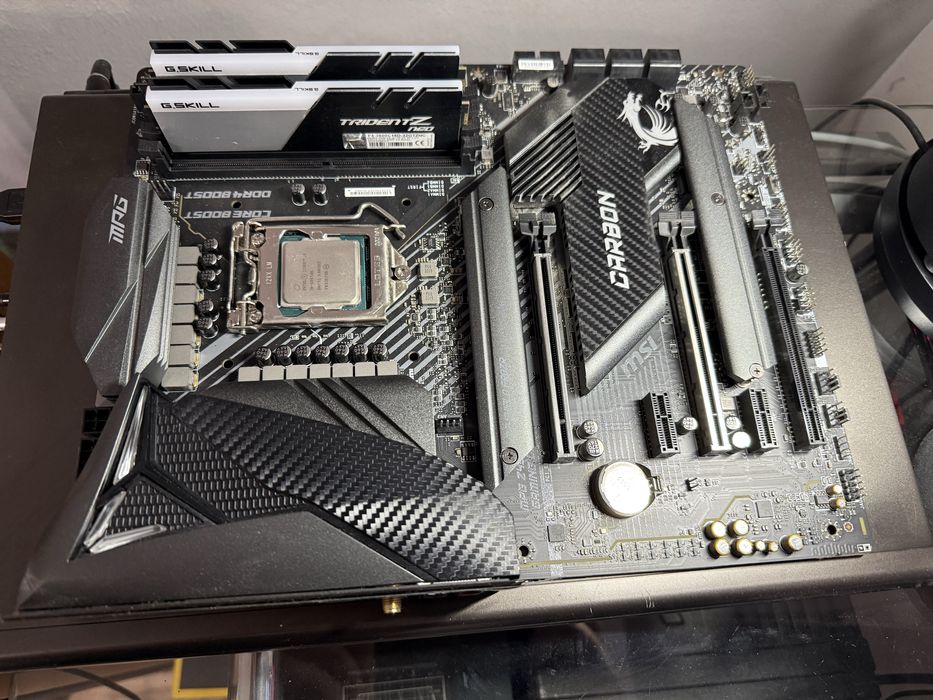 Intel i9 10850 MSI MPG z490 Carbon wifi GSkill Trident Z Neo