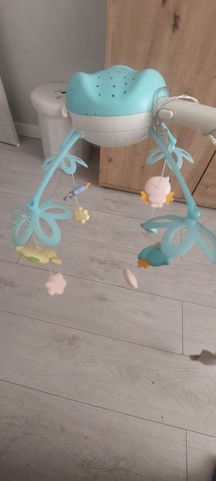 Karuzela do łóżeczka z projektorem, muzyką i pilotem