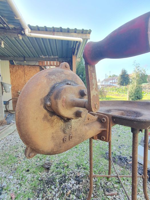 Forja antiga em bom estado