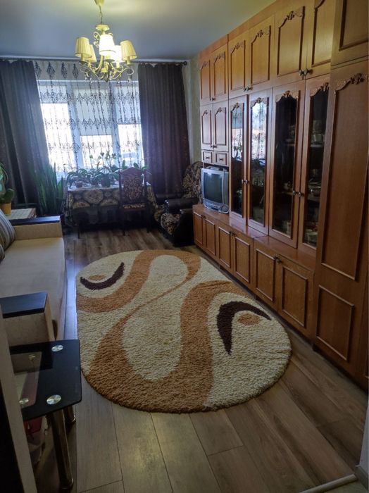 Продаю квартиру смт. Ставище