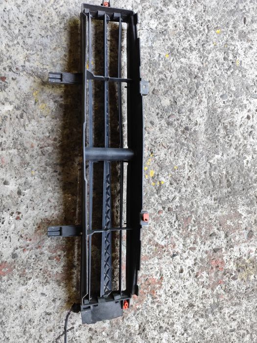 Żaluzja roleta chłodnicy kierownica powietrza opel astra j lift