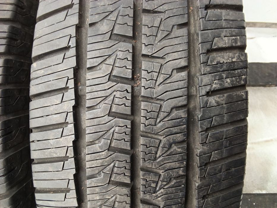 Продам шини 225/70R15C