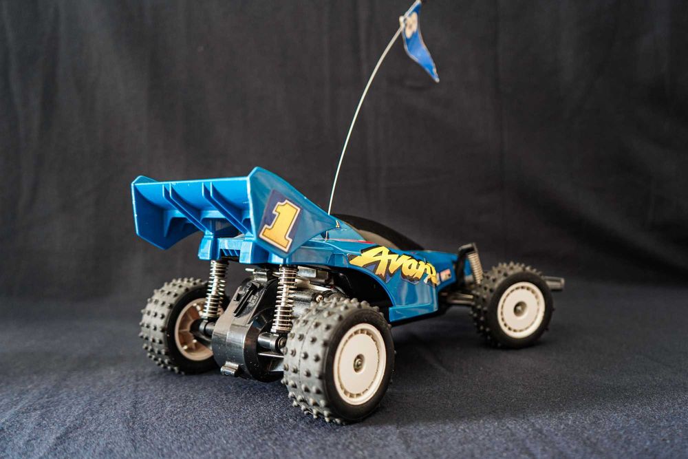 Carro telecomandado Tamiya Avante 2001 QD escala 1:14 (vintage)