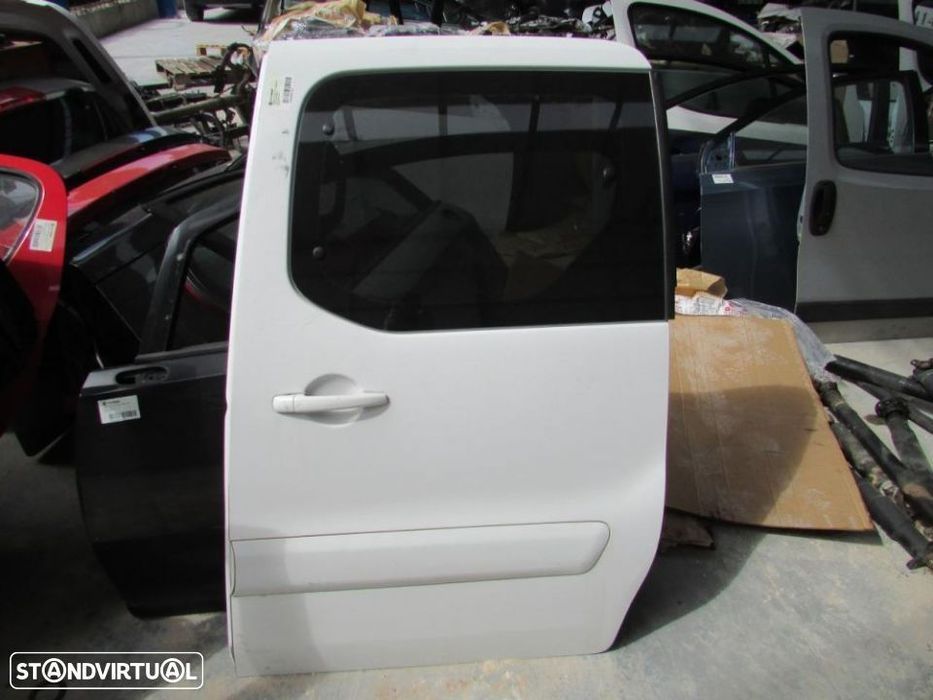 Porta Lateral Esquerda Peugeot Partner do ano 2015