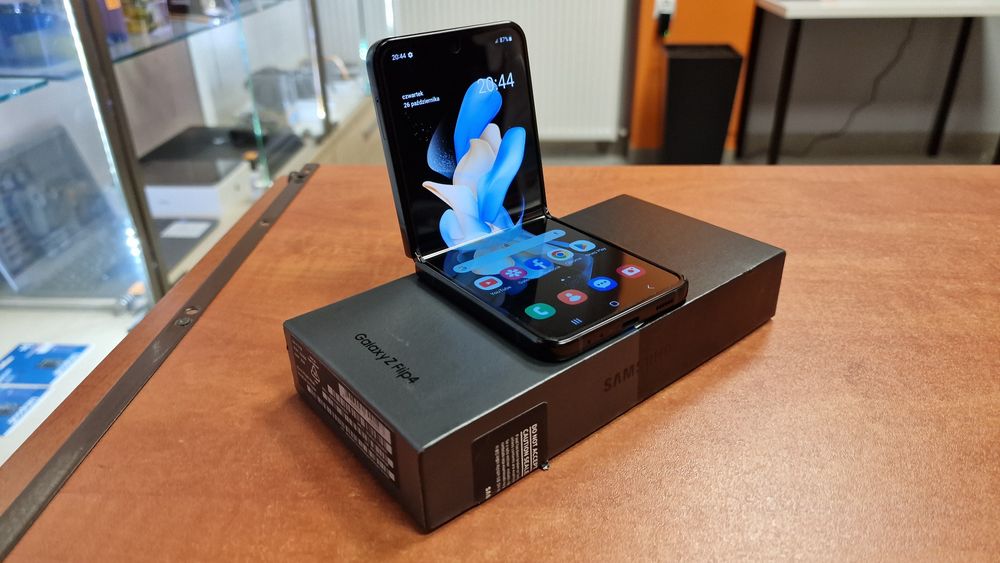 Samsung Galaxy Z Flip 4 Duos 256GB/8GB RAM zielony, stan bdb
