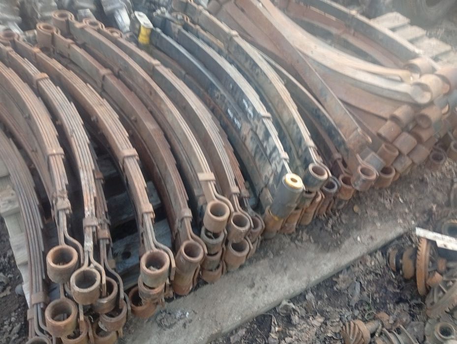 Продаю ресори УАЗ 469 передні а також листи до них нові