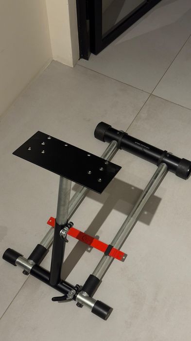 Logitech G27 80€+ wheel stand pro 60€