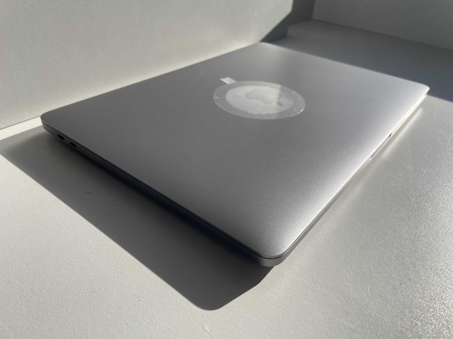 MacBook Pro 13 M2 2023 16 gb Гарантия Apple Care+ 1.12.2025 Цена 850$