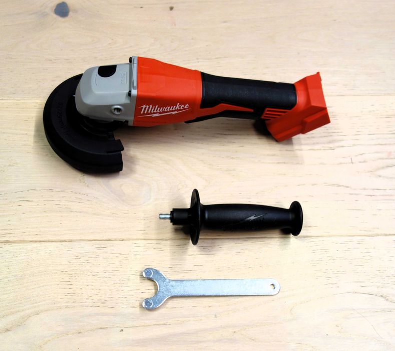 Milwaukee M18™ Bezszczotkowa szlifierka kątowa 125mm z włącznikiem łop