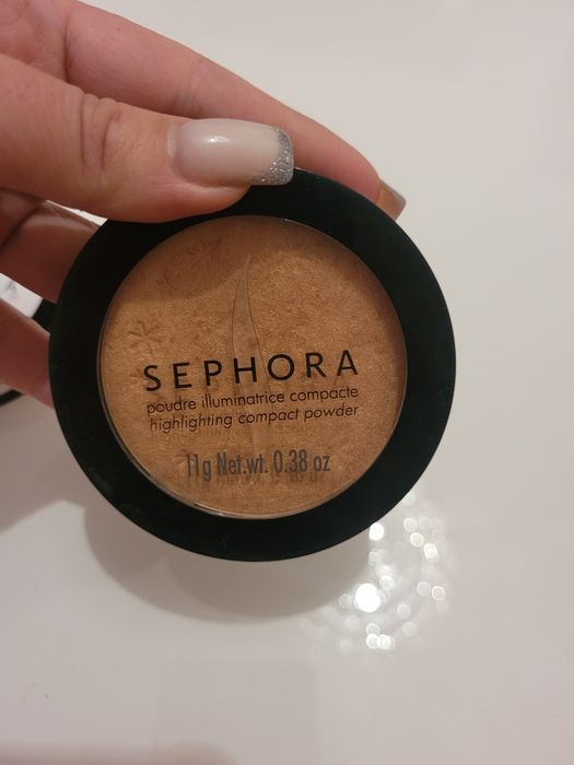 Rozświetlający puder Sephora