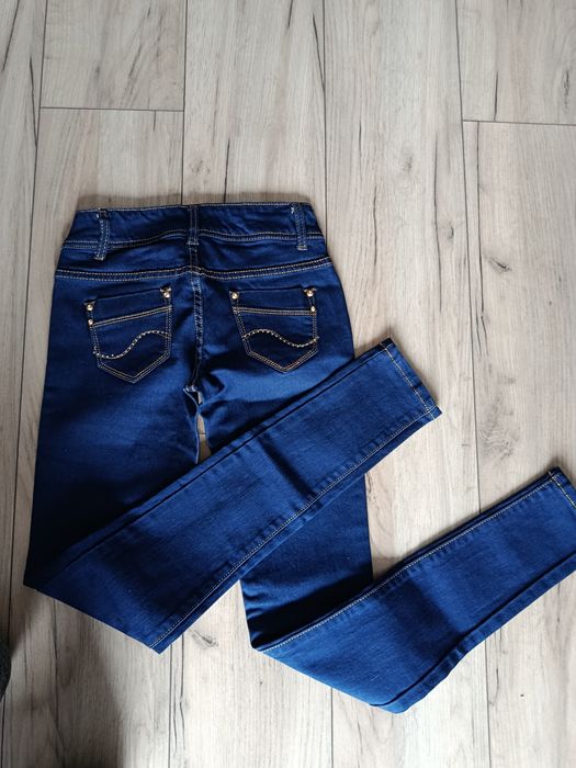 Nowe jeansy r. 36