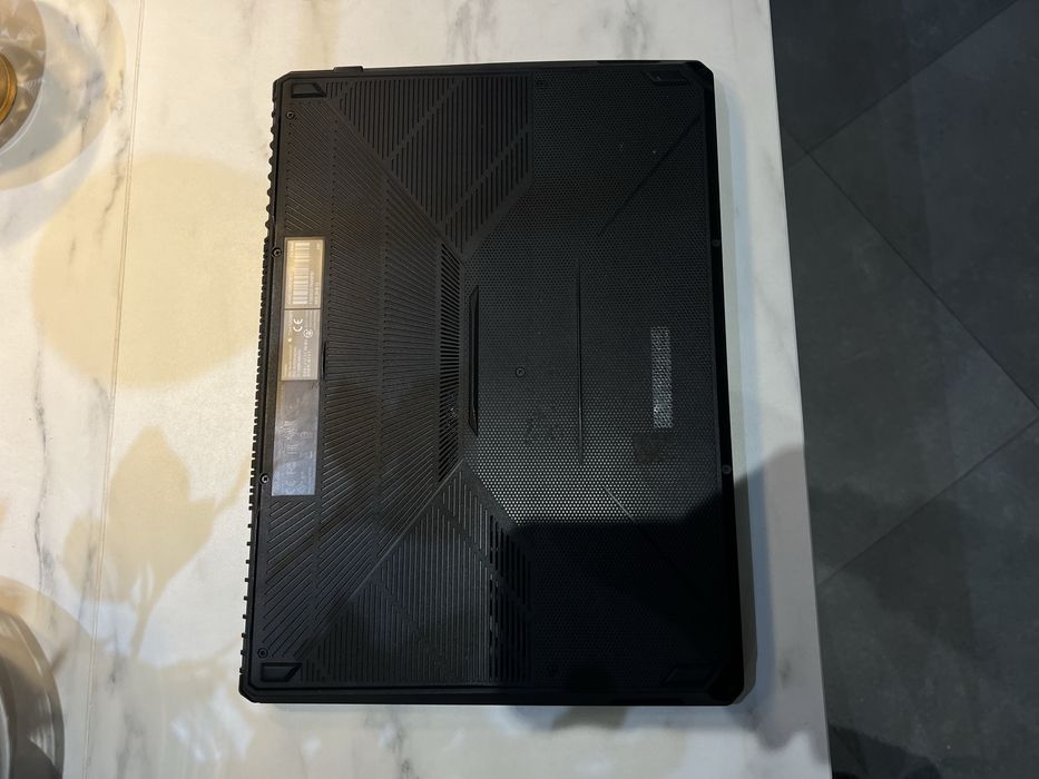 Vende se pc tuff gaming