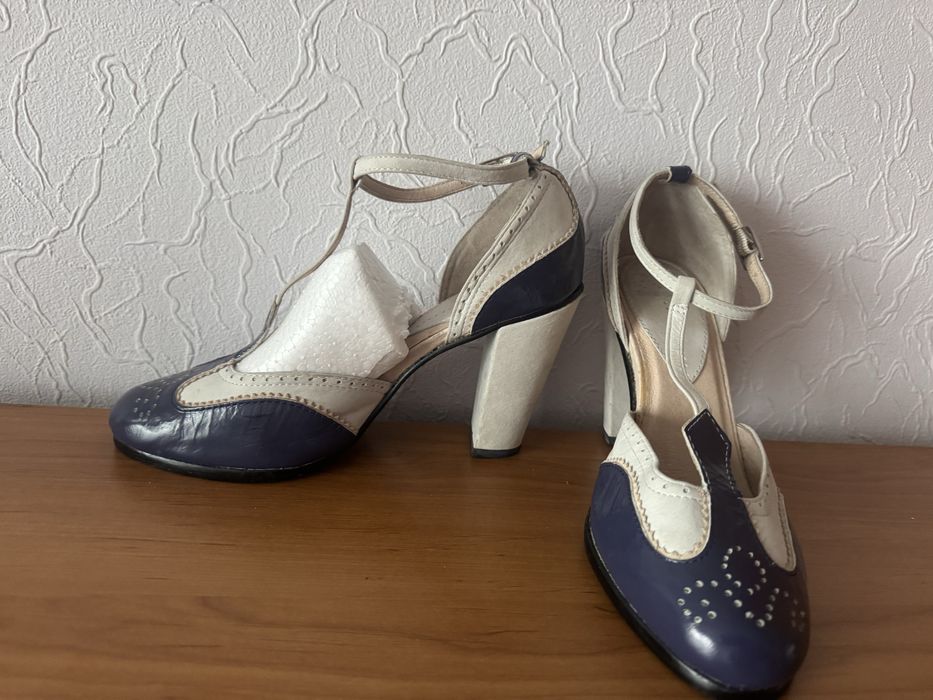 Жіночі туфлі Diesel, розмір 24,5 см