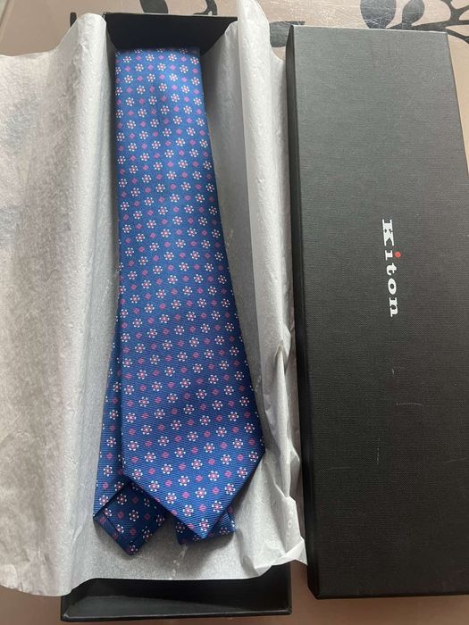 Kiton.   Галстук новый,оригинал!!
