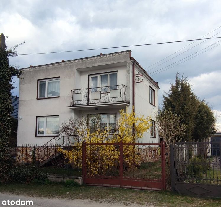 Dom z ogródkiem w centrum miasta.