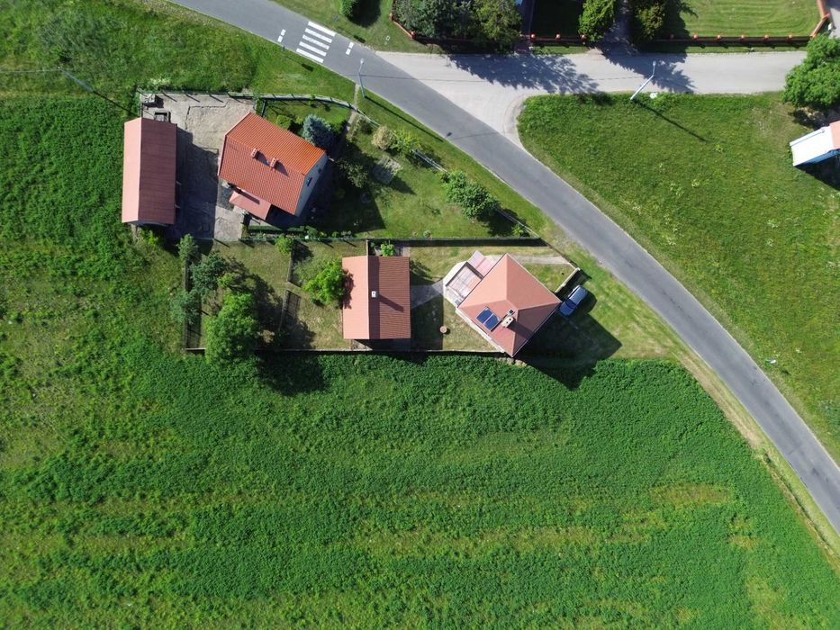 Dom z budynkiem gospodarczym i dużą działką 1985 m²