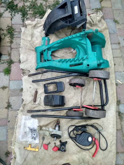 Газонокосилка bosch rotak 34 (На запчасти)