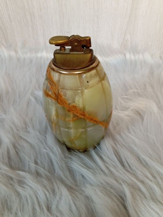 Onyksowa zapalniczka