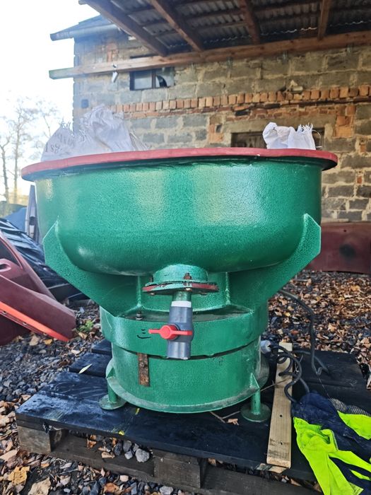 Polerka wibracyjna duża 150L stan bdb